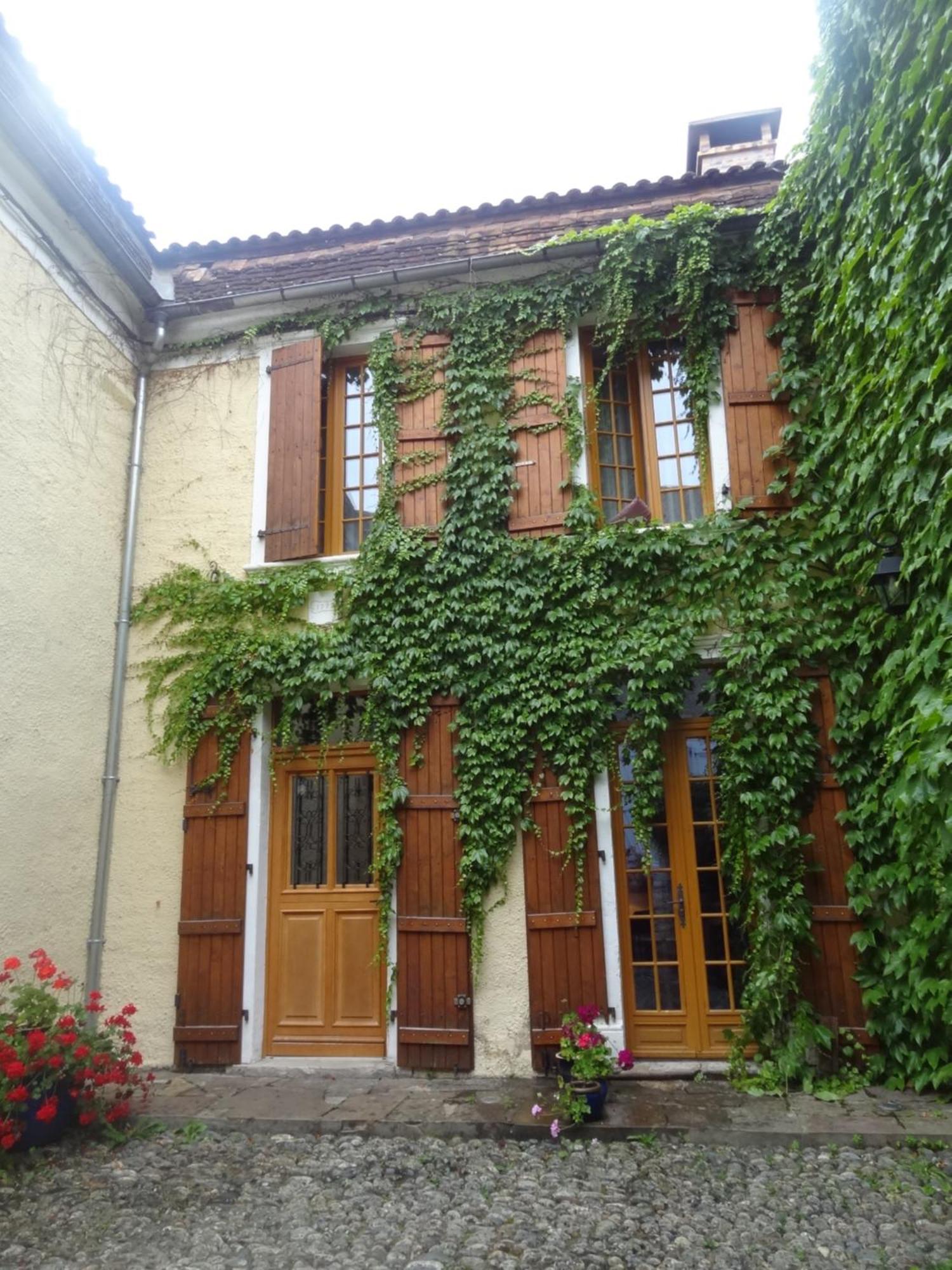 Le Pelerine Villa Sauveterre-de-Bearn Exterior photo