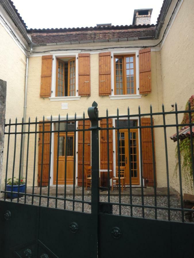 Le Pelerine Villa Sauveterre-de-Bearn Exterior photo